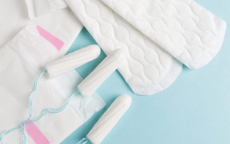 Vereador cria projeto que exige da prefeitura distribuir absorventes para estudantes de Campo Formoso