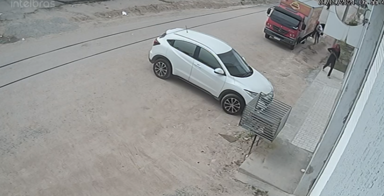 Ladrões invadem residência de empresário e roubam joias e dinheiro em Campo Formoso