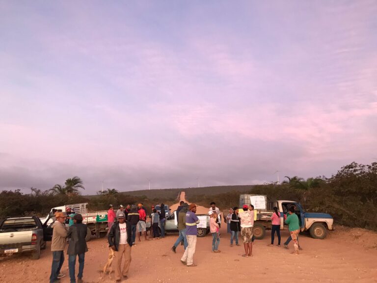 Protesto em estrada de parque eólico de Campo Formoso chega ao 2º dia