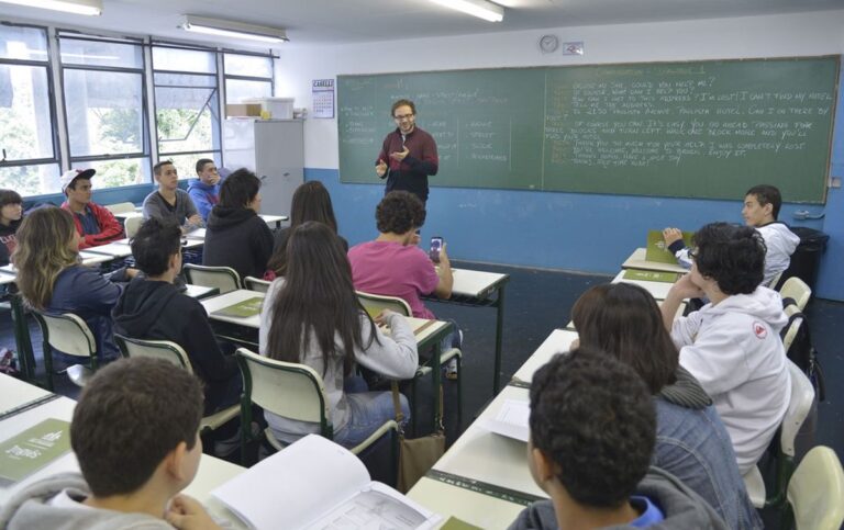 Rede estadual de ensino na Bahia inicia calendário de renovação de matrícula