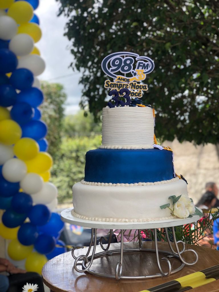 Rádio 98 FM de Campo Formoso promove programação para celebrar 33 anos de fundação