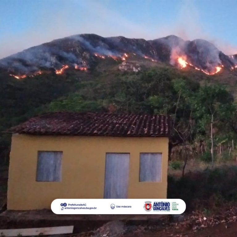 Incêndio devasta área do rio que abastece a barragem do Aipim em Antônio Gonçalves