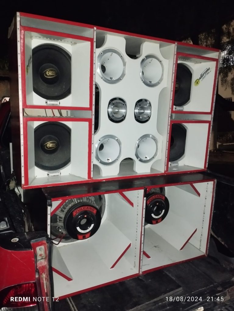 PM apreende dois paredões  de som em povoado de CFormoso